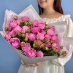 Букет из 7 кустовых роз 